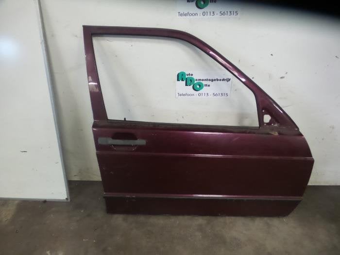Portière 4portes avant droite d'un Mercedes 190E/D (190E/D, -, 3 mois de garantie, Utilisé, Porte