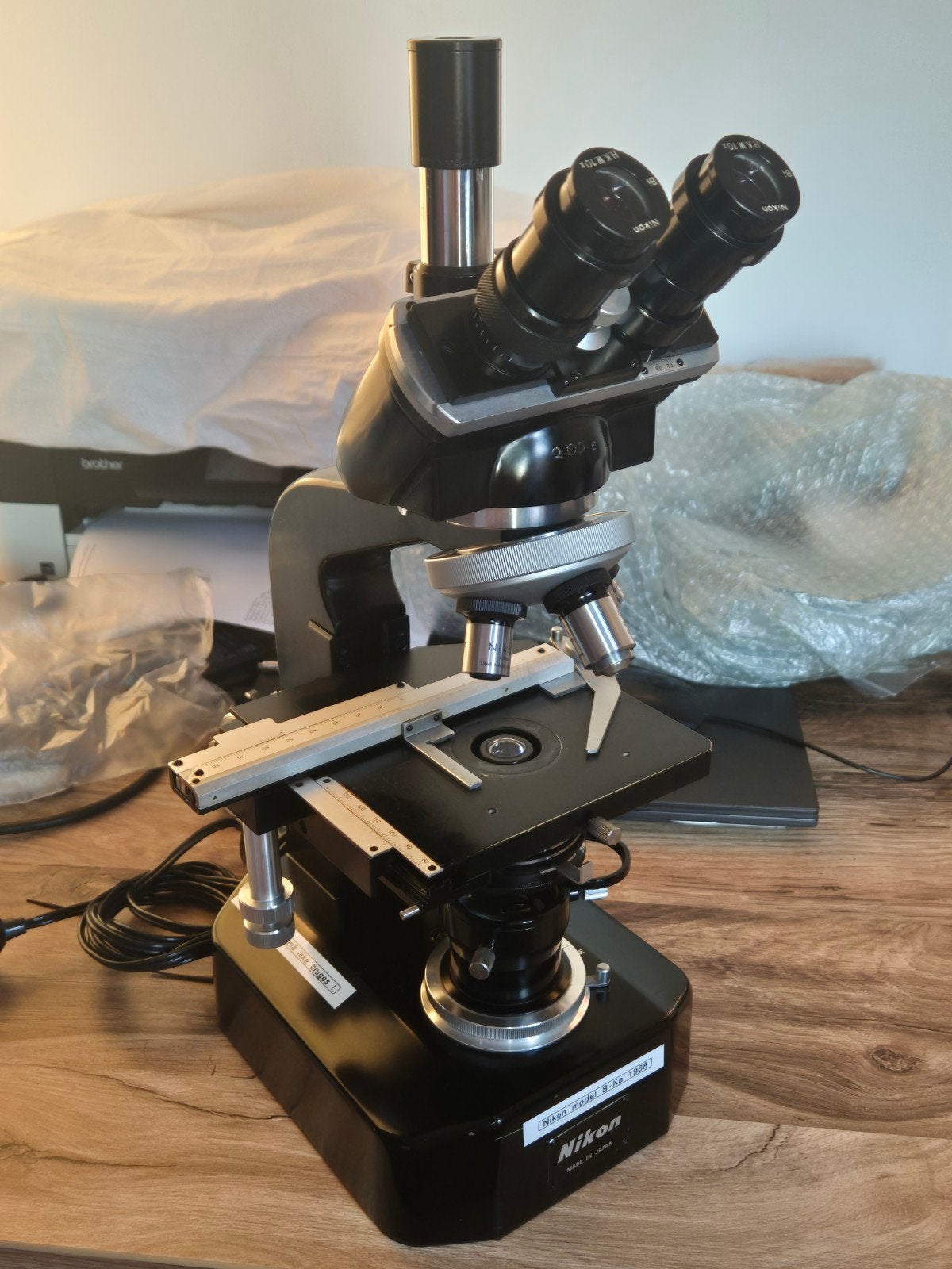 Microscope trinulaire Nikon modèle S/Ske, Enlèvement ou Envoi, Utilisé, Microscope biologique