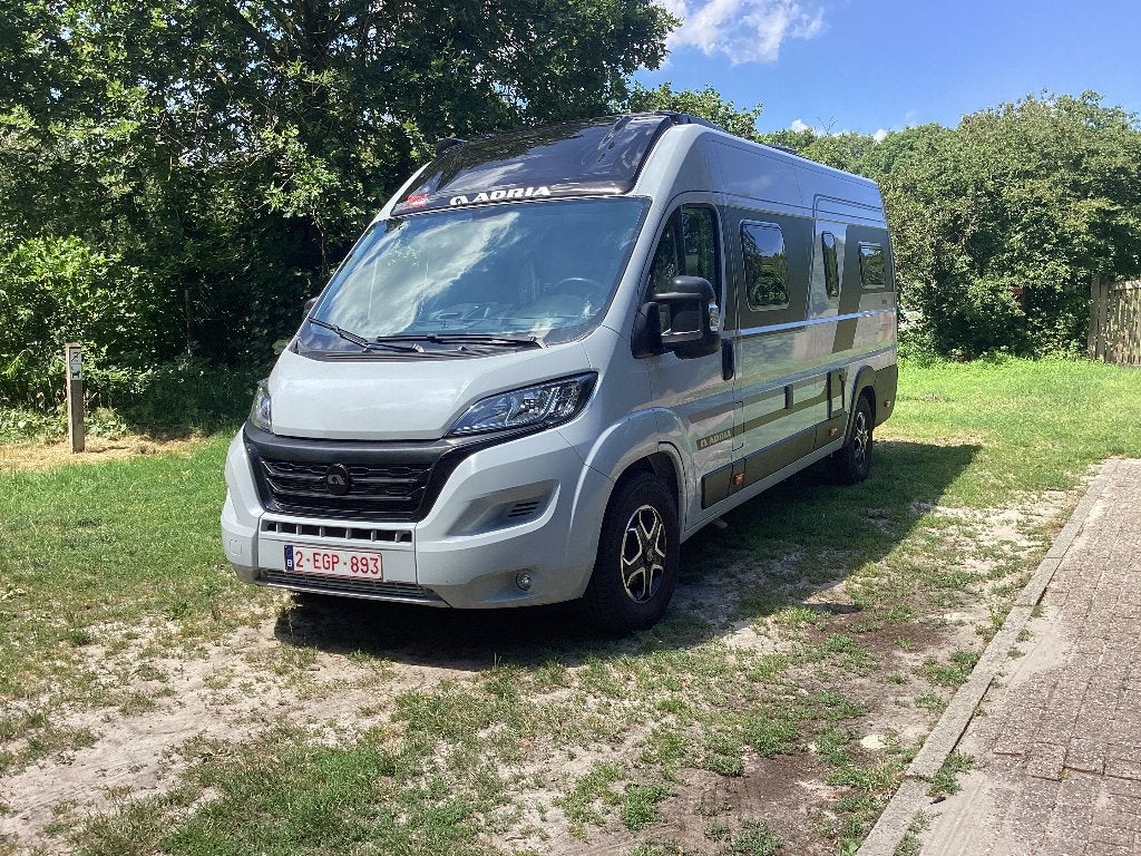Campervan Adria Twin Suprème 640 SGX, Caravans en Kamperen, Automaat, Chemisch toilet, Ringverwarming, Luifel