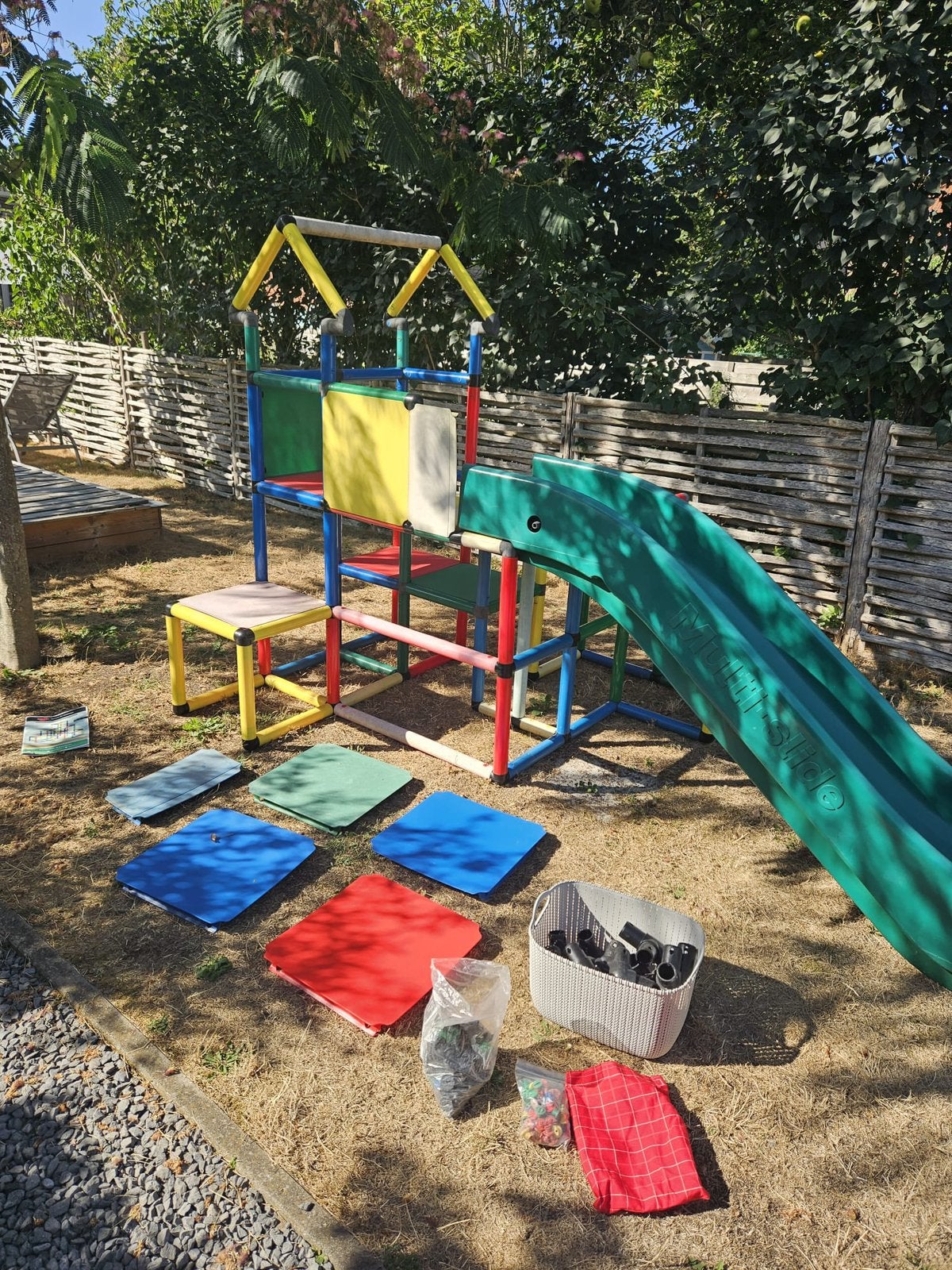 Quadro speeltoren met glijbaan, Kinderen en Baby's, Speelgoed | Buiten | Speeltoestellen, Ophalen, Gebruikt, Glijbaan