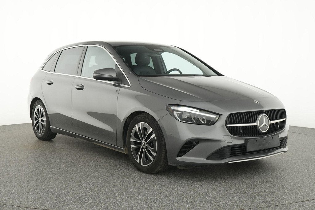 Mercedes-Benz B-klasse 180 Business Line | Verwarmde Zetels, Auto's, Mercedes-Benz, Gebruikt, 135 g/km, 4 cilinders, 700 kg