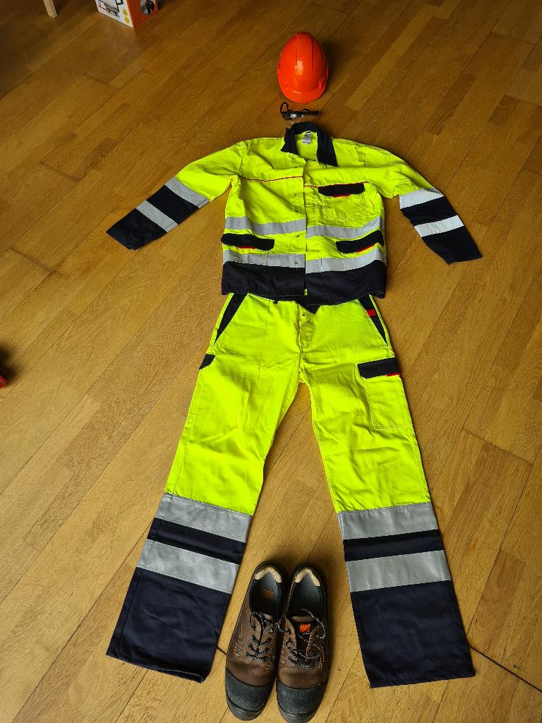 Veiligheidskleding voor op de werkplek - complete set, Doe-het-zelf en Bouw, Ophalen, Zo goed als nieuw