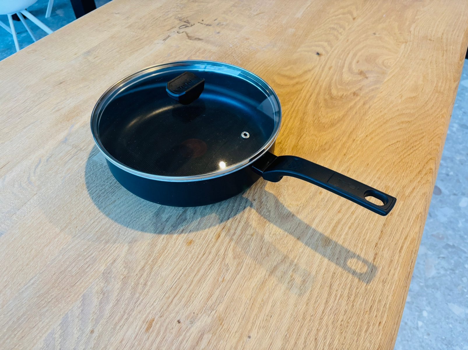 Tefal wokpan 27cm (8cm hoog) met deksel, Met deksel, Ophalen, Zo goed als nieuw, Tefal