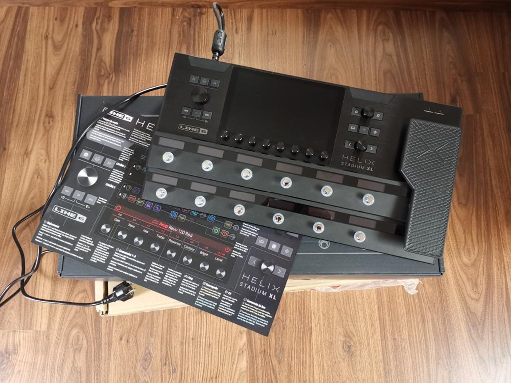 Line6 Helix Stadium XL, Musique & Instruments, DJ sets & Platines, Comme neuf