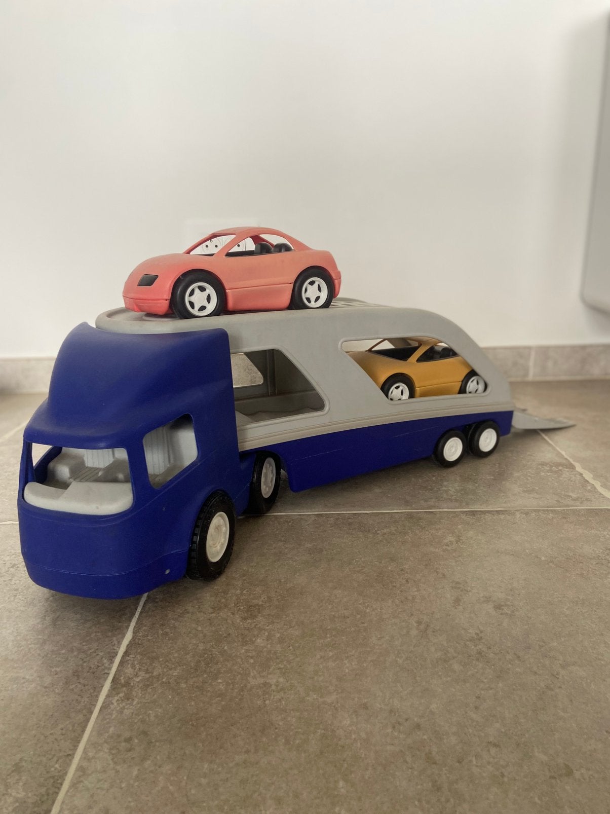 Little tikes grote camion met auto’s, Kinderen en Baby's, Ophalen, Zo goed als nieuw