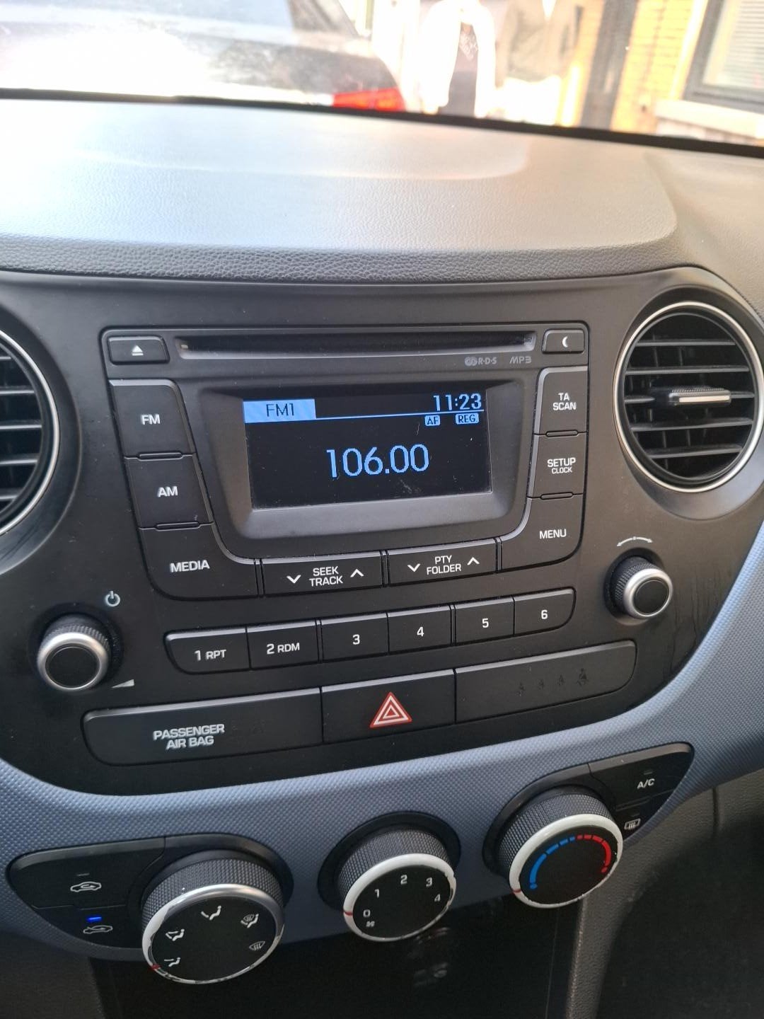 oostende /hyundai I 10 2016, Bedrijf, I10, Onderhoudsboekje, Te koop