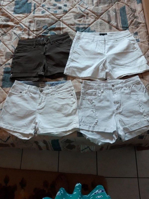 dames/meisjes shorts, Kleding | Dames, Broeken en Pantalons, Kort, Lola & Liza, Wit, Ophalen of Verzenden