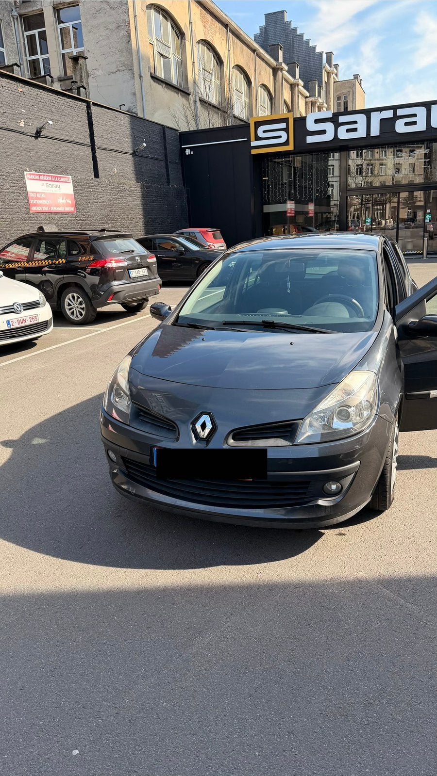 Clio 3 année 10/2007 -boîte manuelle- essence- 219 000km, Autos, Achat, 5 portes, 5 places, Particulier