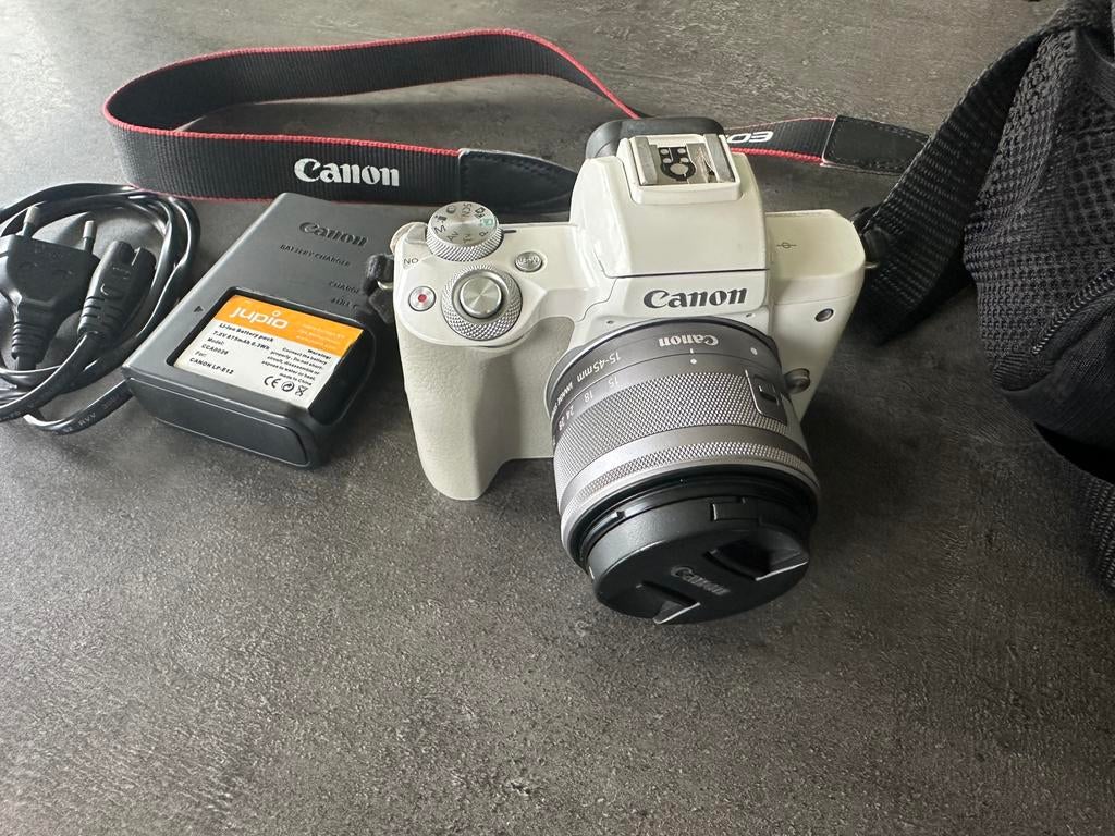 Canon Eos M50 + 15-45mm lens, Ophalen, Zo goed als nieuw, Canon