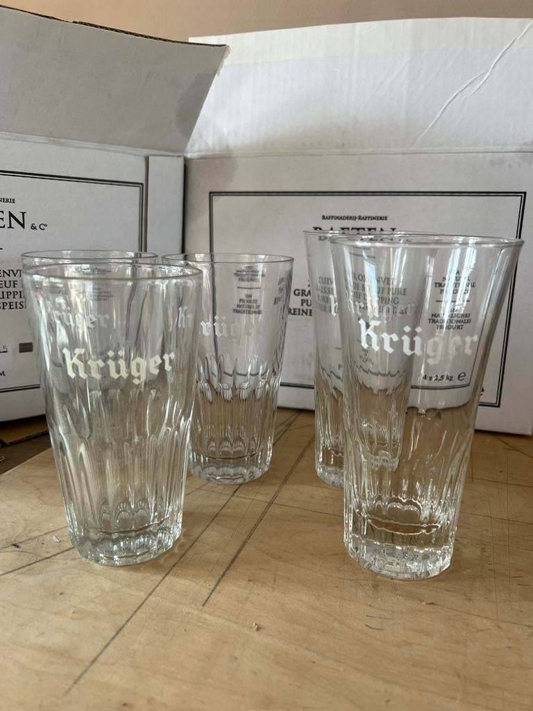 2 verschillende soorten Krüger glazen, Ophalen, Zo goed als nieuw