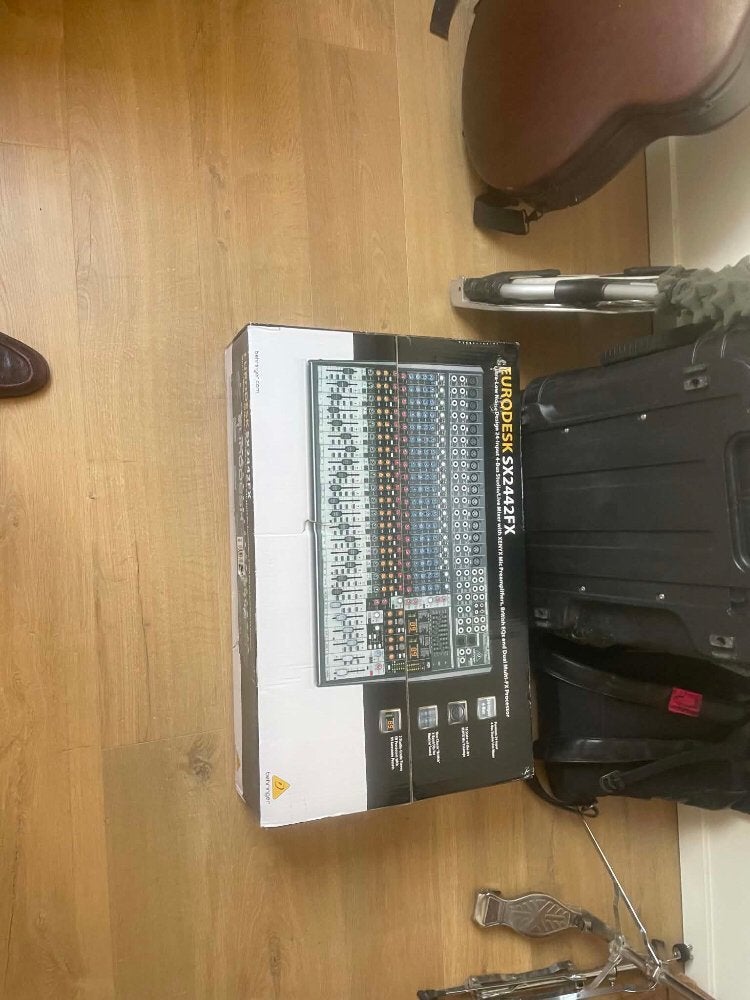 Behringer SX2442FX Eurodesk, Musique & Instruments, Enlèvement, Comme neuf, 20 canaux ou plus, Entrée micro