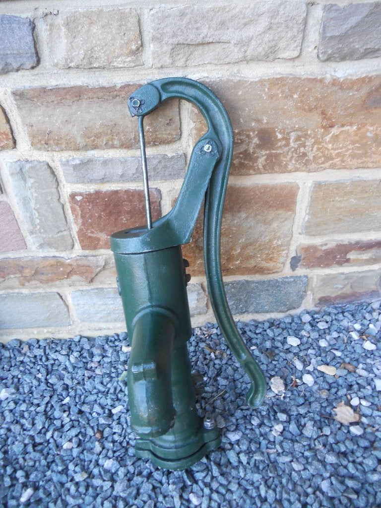 Pompe à main en fonte, Enlèvement, Utilisé