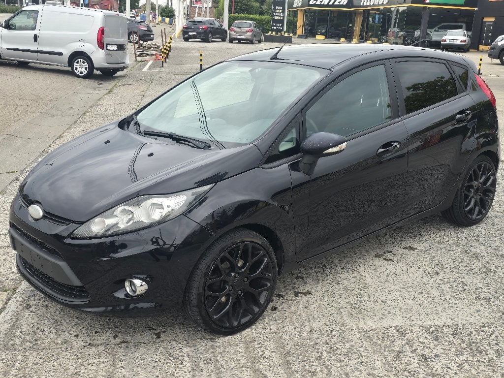 FORD FIESTA 1.6 TDCI 2012 AIRCO / 5 PORTES / JA17" / 1.999 €, Autos, Ford, Euro 5, https://public.car-pass.be/vhr/575da541-536f-4add-928e-9897a9a50cd3