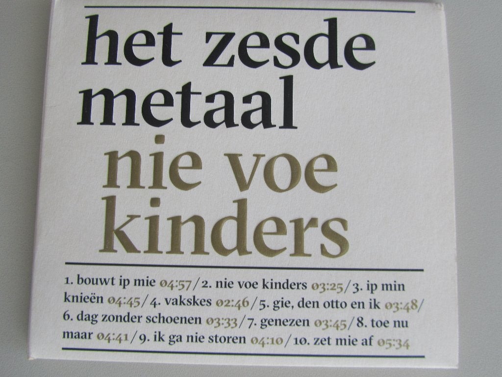 CD HET ZESDE METAAL " NIE VOE KINDERS" (10 tracks), Cd's en Dvd's, Cd's | Nederlandstalig, Ophalen of Verzenden, Gebruikt, Rock