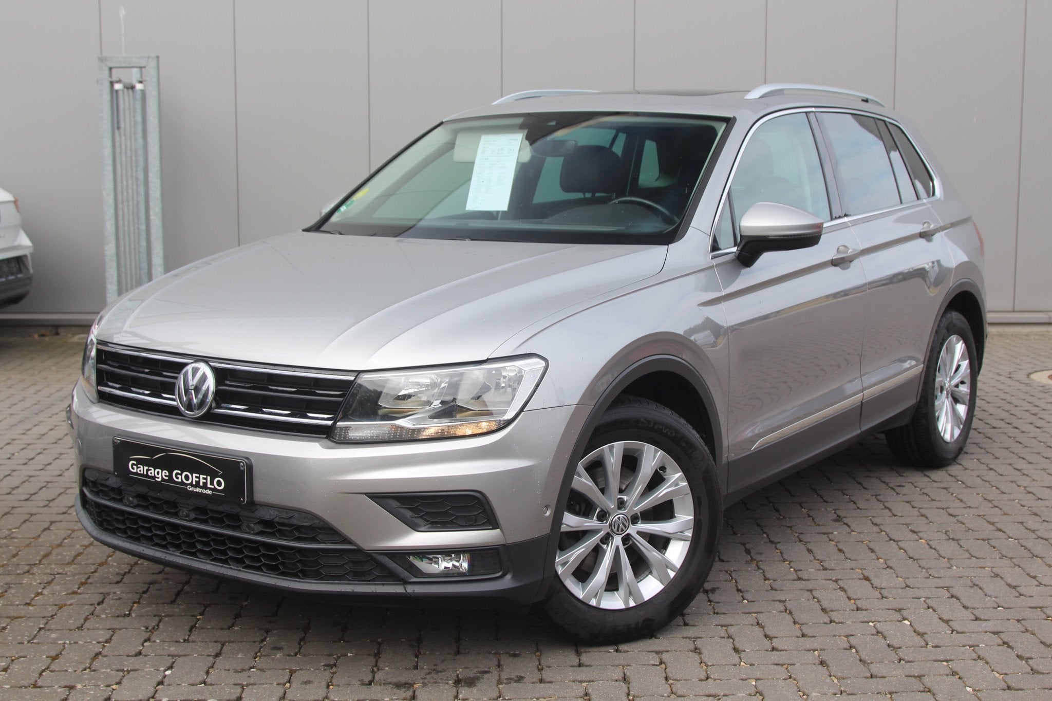 Volkswagen Tiguan 2.0 TDI DSG - 125.140KM - 2019, Gebruikt, 4 cilinders, https://public.car-pass.be/vhr/fcbc3c8b-443e-47a4-b488-f58a513c2ee5