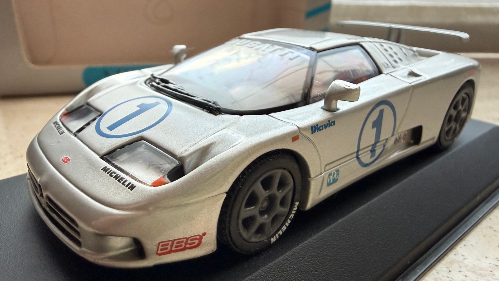 Bugatti EB 110, Hobby en Vrije tijd, Modelauto's | 1:43, Zo goed als nieuw, Auto, MiniChamps, Ophalen of Verzenden