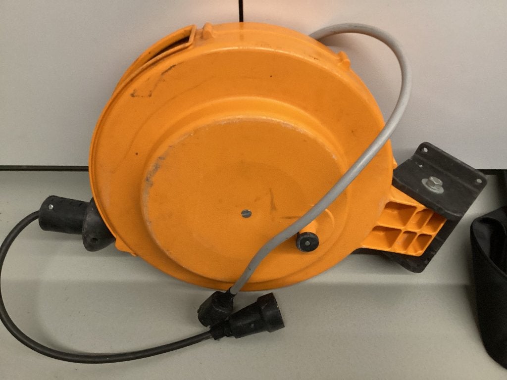 Elektrische kabel op haspel, Ophalen
