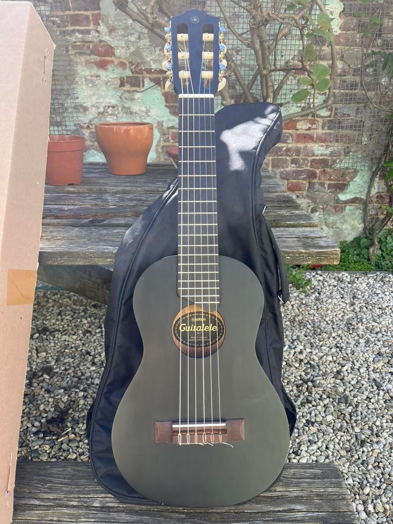 Yamaha Guitalele (GL1-BK), Enlèvement, Utilisé, Guitare classique ou espagnole, Avec valise