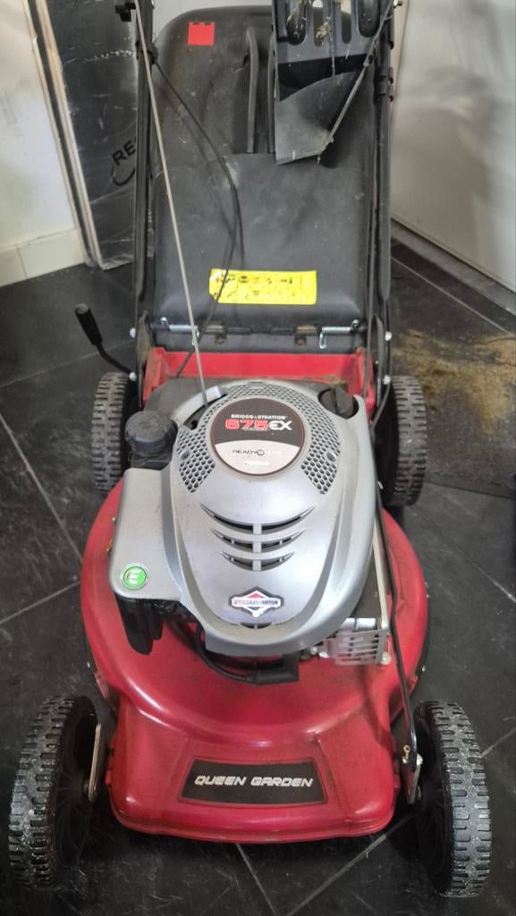 Benzine grasmaaier, zelftrekkend met Brix & Stratton 675 EX, Tuin en Terras, Grasmaaiers, Ophalen, Opvangbak