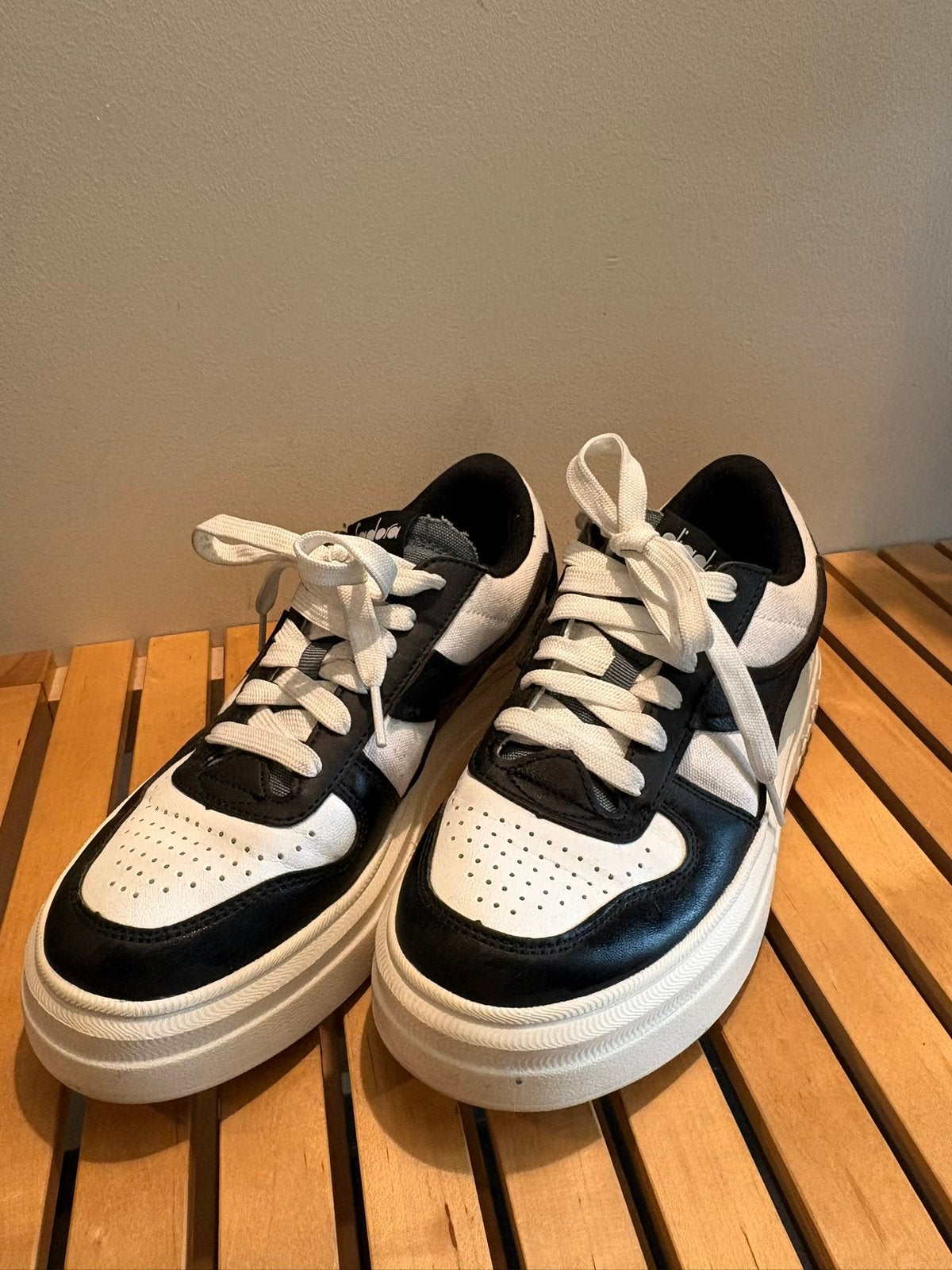 Sneakers Diadora wit/zwart, Ophalen of Verzenden, Zo goed als nieuw, Wit, Sneakers