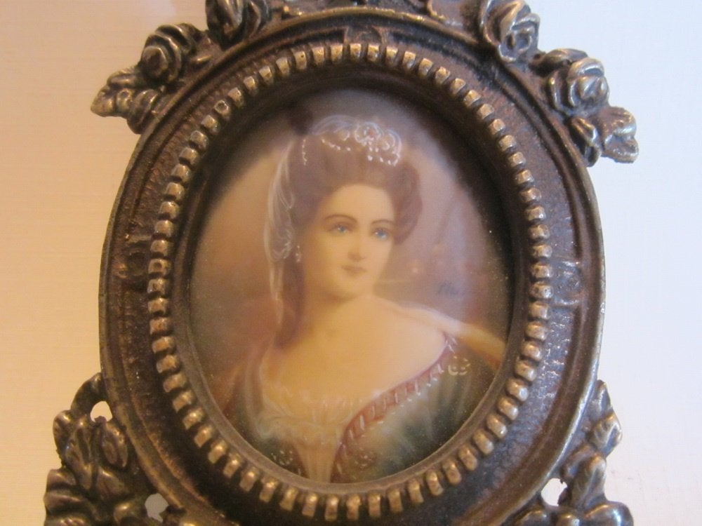 Antiek handgeschilderd miniatuur portret dame bronzen lijst, Antiek en Kunst, Kunst | Overige Kunst, Verzenden