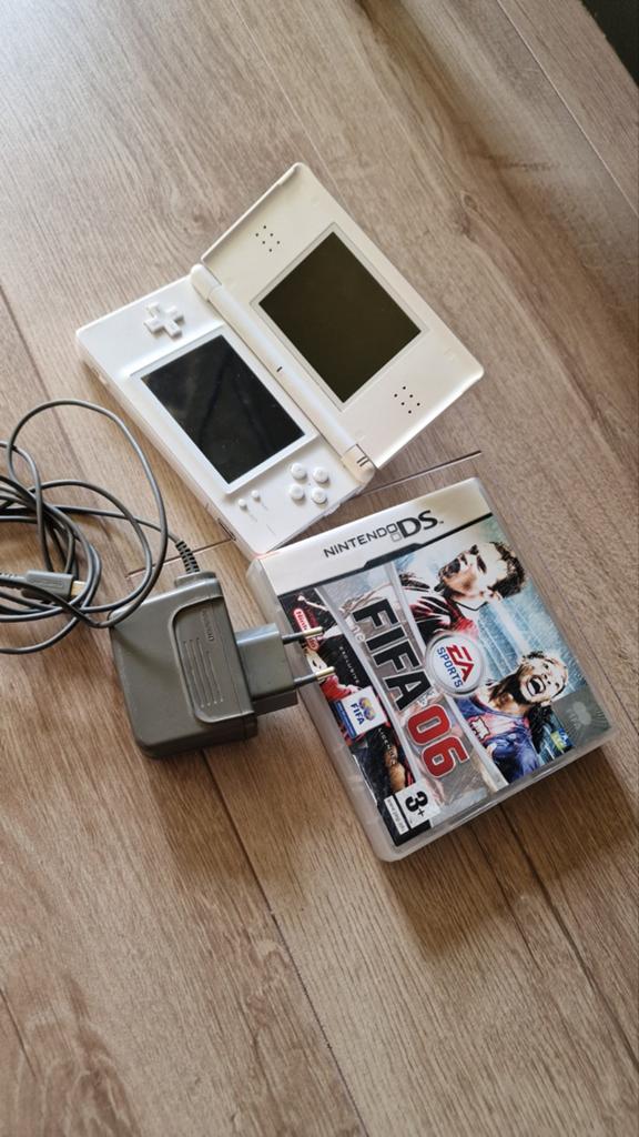 Nintendo ds met 15 games, Games en Spelcomputers, Spelcomputers | Nintendo DS, Ophalen