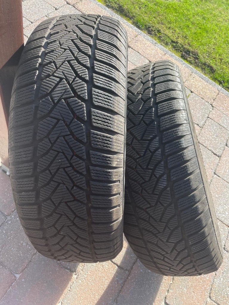 2 pneus d'hiver TRÈS bon état -235/60R 18V XL Mercedes GLC, Pneus hiver, Véhicule de tourisme, Enlèvement, Pneu(s)