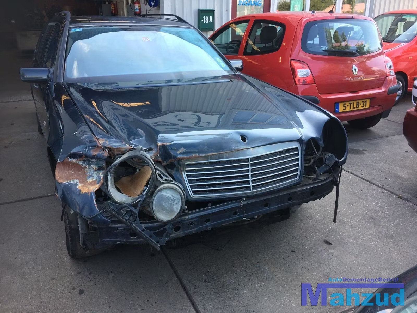 2001 MERCEDES E KLASSE S210 T-MODEL DEMONTAGE SLOOP (68), Gebruikt, Mercedes-Benz AG, Mercedes-Benz, Mercedesstrasse 120
70372  Stuttgart, DE