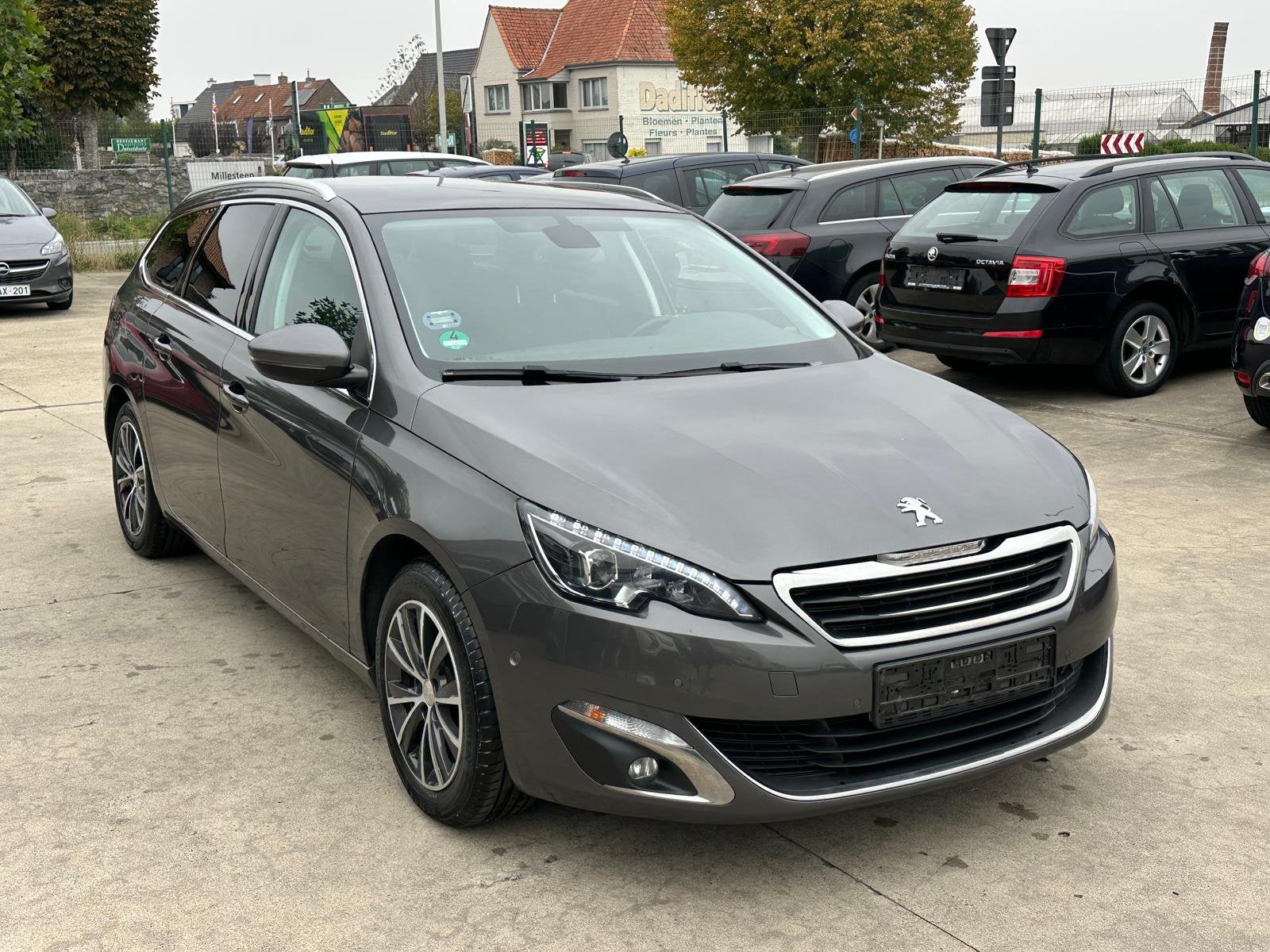 Peugeot 308 2L Diesel Automaat 2017, Auto's, Automaat, Bedrijf, Dealer onderhouden, Te koop
