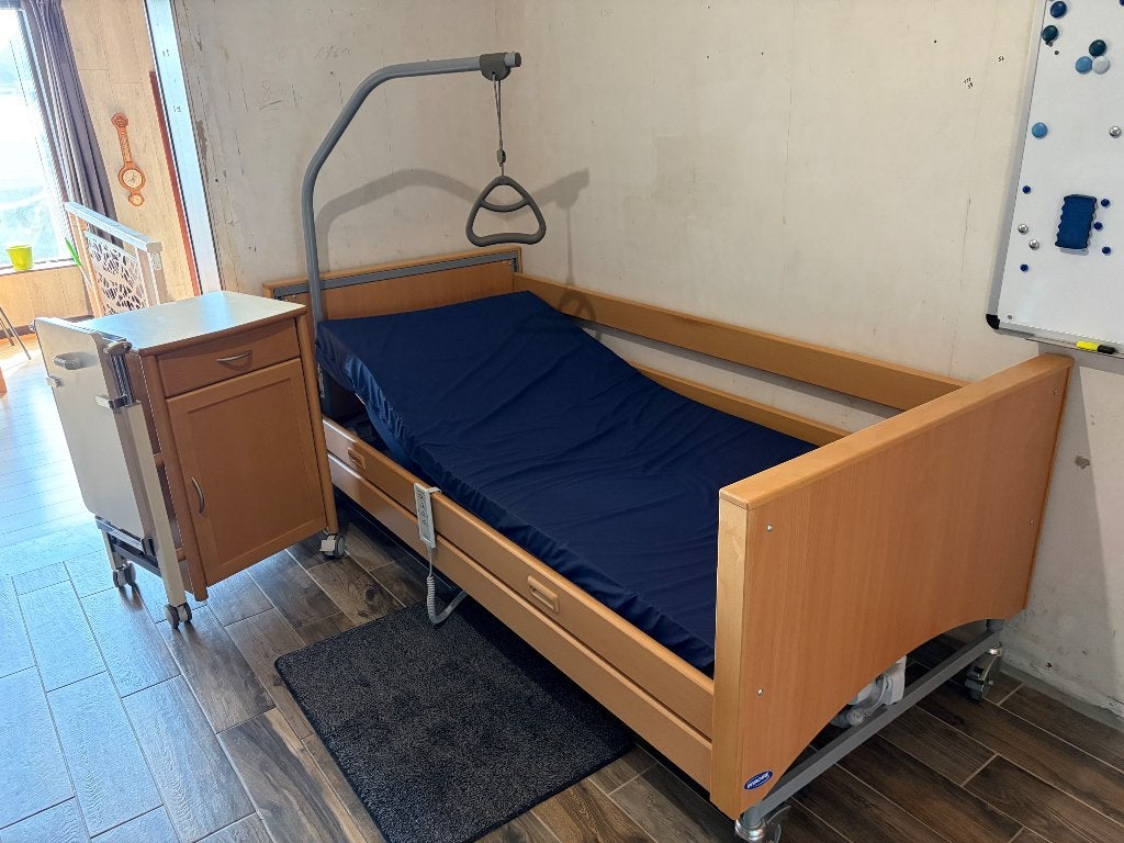 Ziekenhuisbed, Diversen, Verpleegmiddelen, Zo goed als nieuw, Ophalen