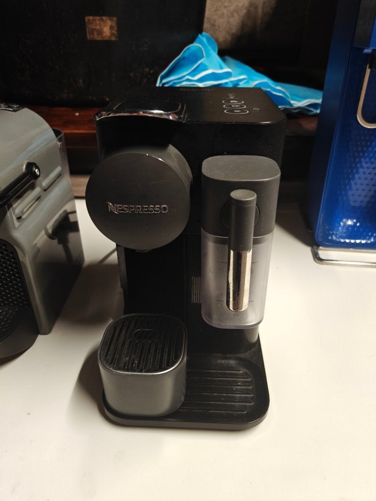 Set: 2x Nespresso, SodaStream & Heetwaterdispenser, Electroménager, Enlèvement ou Envoi, Utilisé, Nespresso, Nespresso