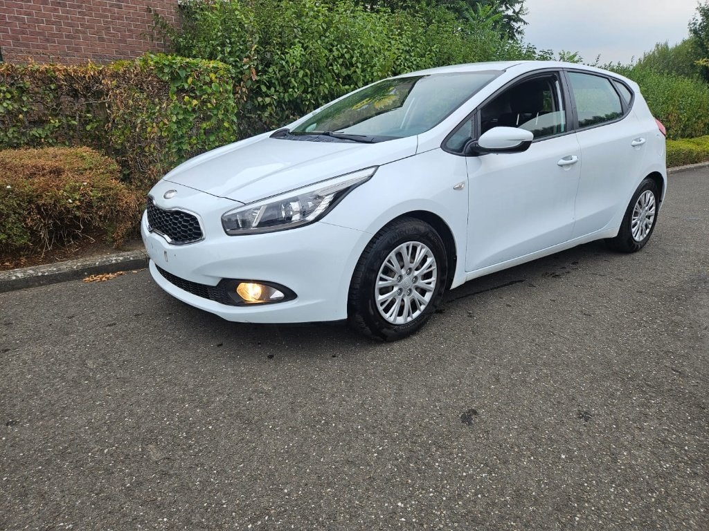 Kia Ceed / cee'd 1.4 i️+32479094559 AIRCO️ BLUETOOTH, Autos, Kia, Euro 5, Achat, Entreprise, Boîte manuelle