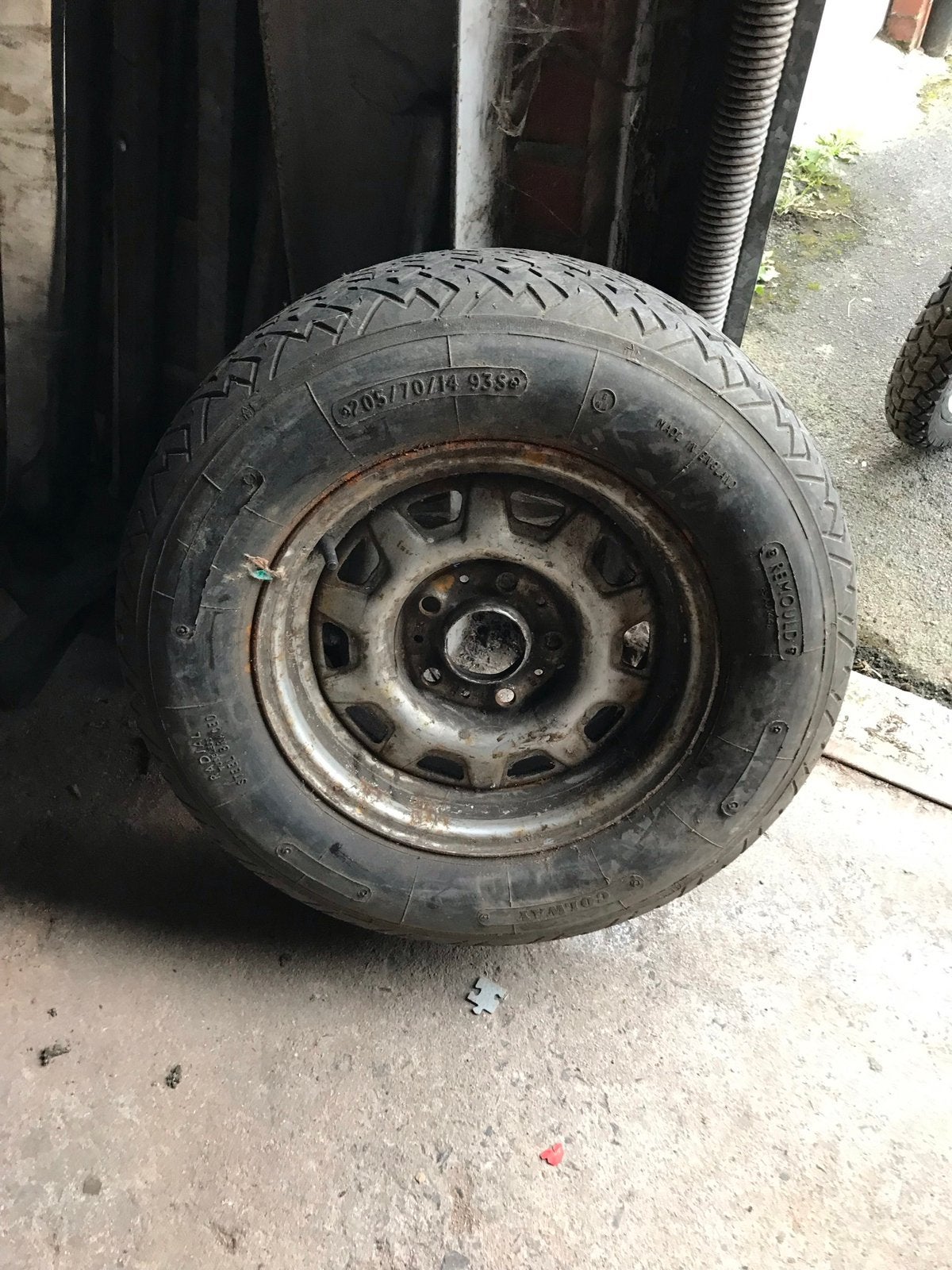 Roue Bmw ancêtre, Enlèvement