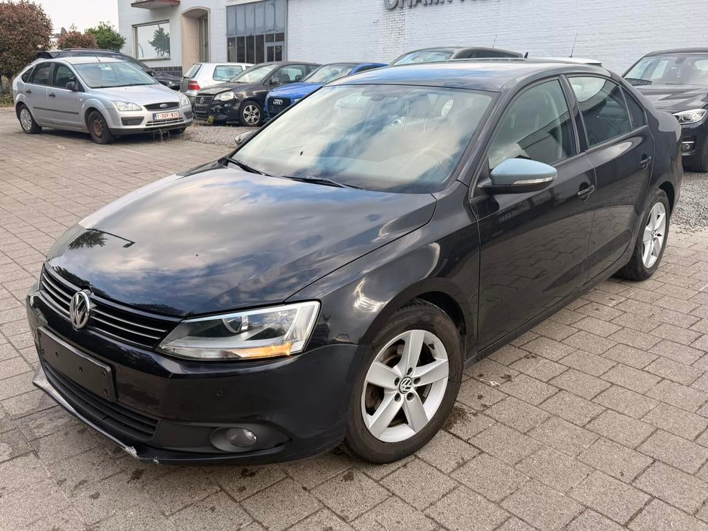 Volkswagen Jetta 1.6TDI 2011 140 000km voir photos, Autos, Euro 5, Ordinateur de bord, Entreprise, Jetta