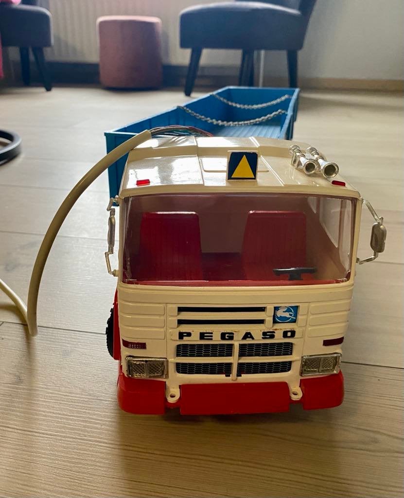 Camion pegaso rico, Enlèvement, Utilisé