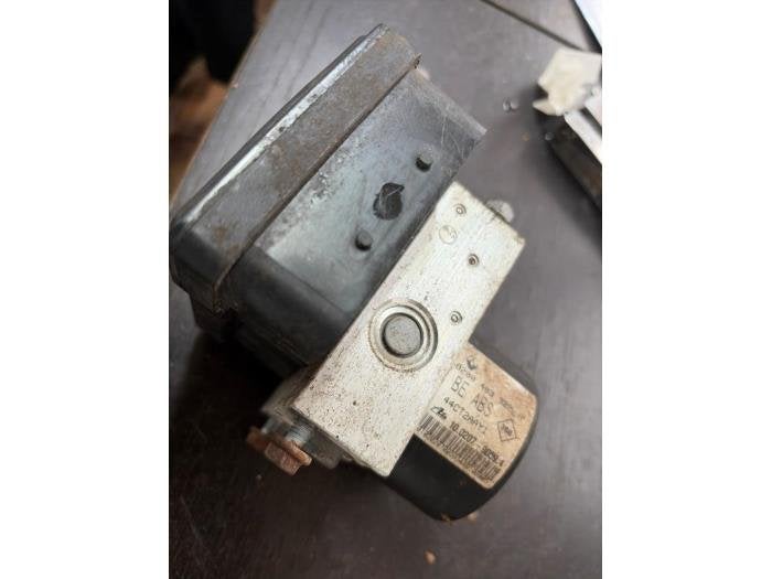 Pompe ABS d'un Renault Twingo, Renault, -, 3 mois de garantie, Utilisé