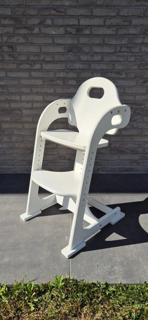 Tiamo houten kinderstoel, Kinderen en Baby's, Kinderstoelen, Ophalen, Gebruikt, Meegroeistoel, Gordel(s)