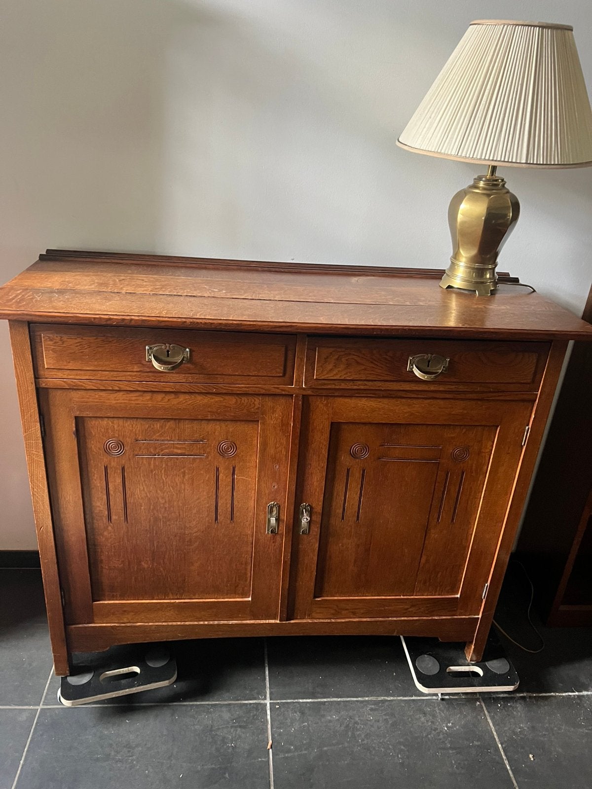buffet/buffet robuste en chêne avec caractère., Enlèvement, Comme neuf