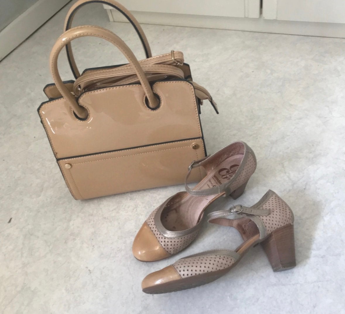 Zacht roze handtas met bijpassende schoenen, Handtassen en Accessoires, Tassen | Damestassen, Ophalen of Verzenden, Gebruikt, Roze
