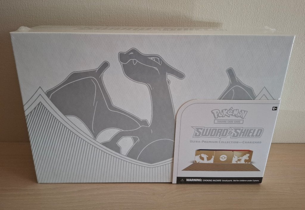 Pokémon sealed SWSH Charizard Ultra-Premium Collection, Enlèvement ou Envoi, Neuf, Autres types