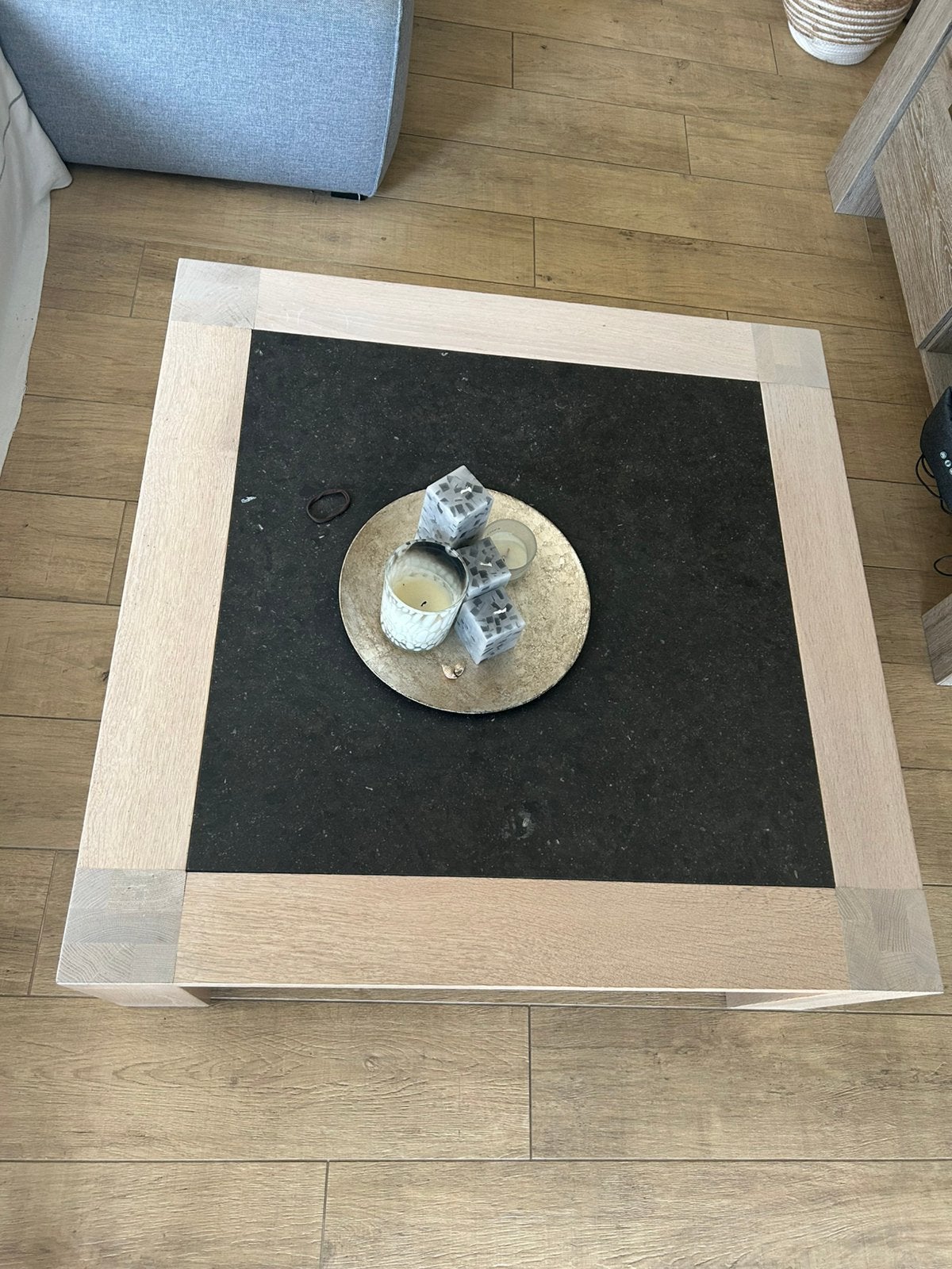 Table basse avec plateau en granit 1mx1m h40cm, Enlèvement, Utilisé