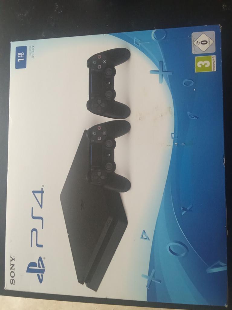 PlayStation 4 Slim 1TB + 2 Dualshock 4 V2, Games en Spelcomputers, Spelcomputers | Sony PlayStation 4, Slim, 1 TB, Ophalen of Verzenden