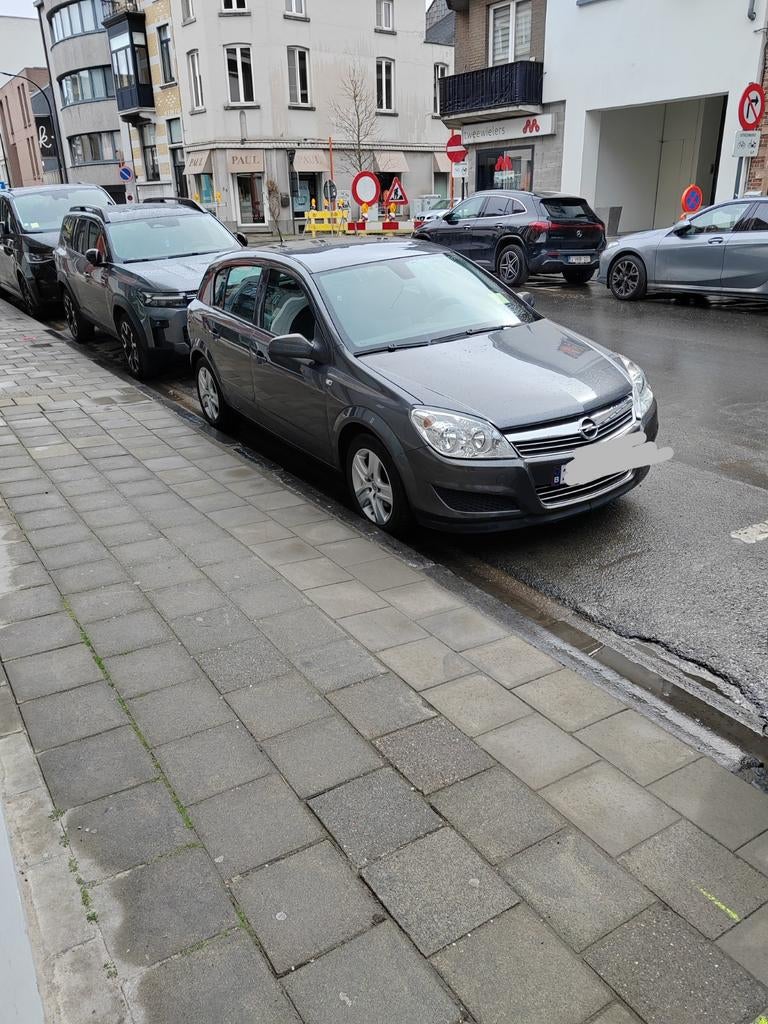Opel Astra 1.4 essence 107 000 km carnet, Autos, Opel, Particulier, Astra, Essence, Carnet d'entretien, Enlèvement