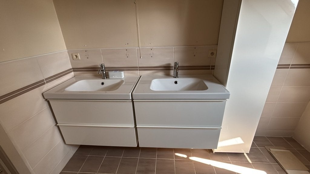 Meuble SDB double vasque + colonne de rangement – Bon état, Maison & Meubles, Salle de bain | Meubles de Salle de bain, 25 à 50 cm