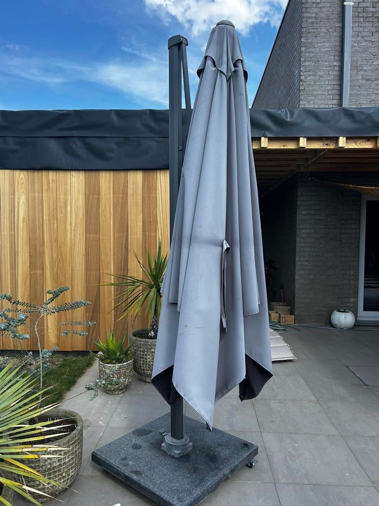 Zweefparasol, Tuin en Terras, Ophalen, Gebruikt, 2 tot 3 meter, Zweefparasol