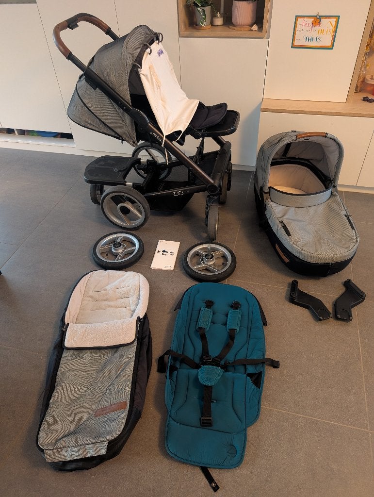 Mutsy iGo met draagmand & veel accessoires, Ophalen, Gebruikt, Luchtbanden, Combiwagen