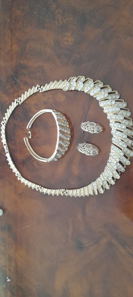 belle parure bijoux collier bracelet et boucles d'oreilles, Enlèvement ou Envoi, Autres matériaux