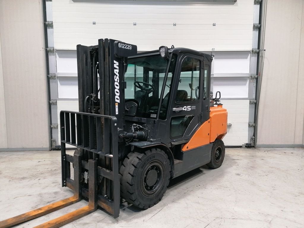 Doosan G45SC-7, Articles professionnels, Machines & Construction | Chariots élévateurs & Transport interne, Plus de 4 000 kg, LPG