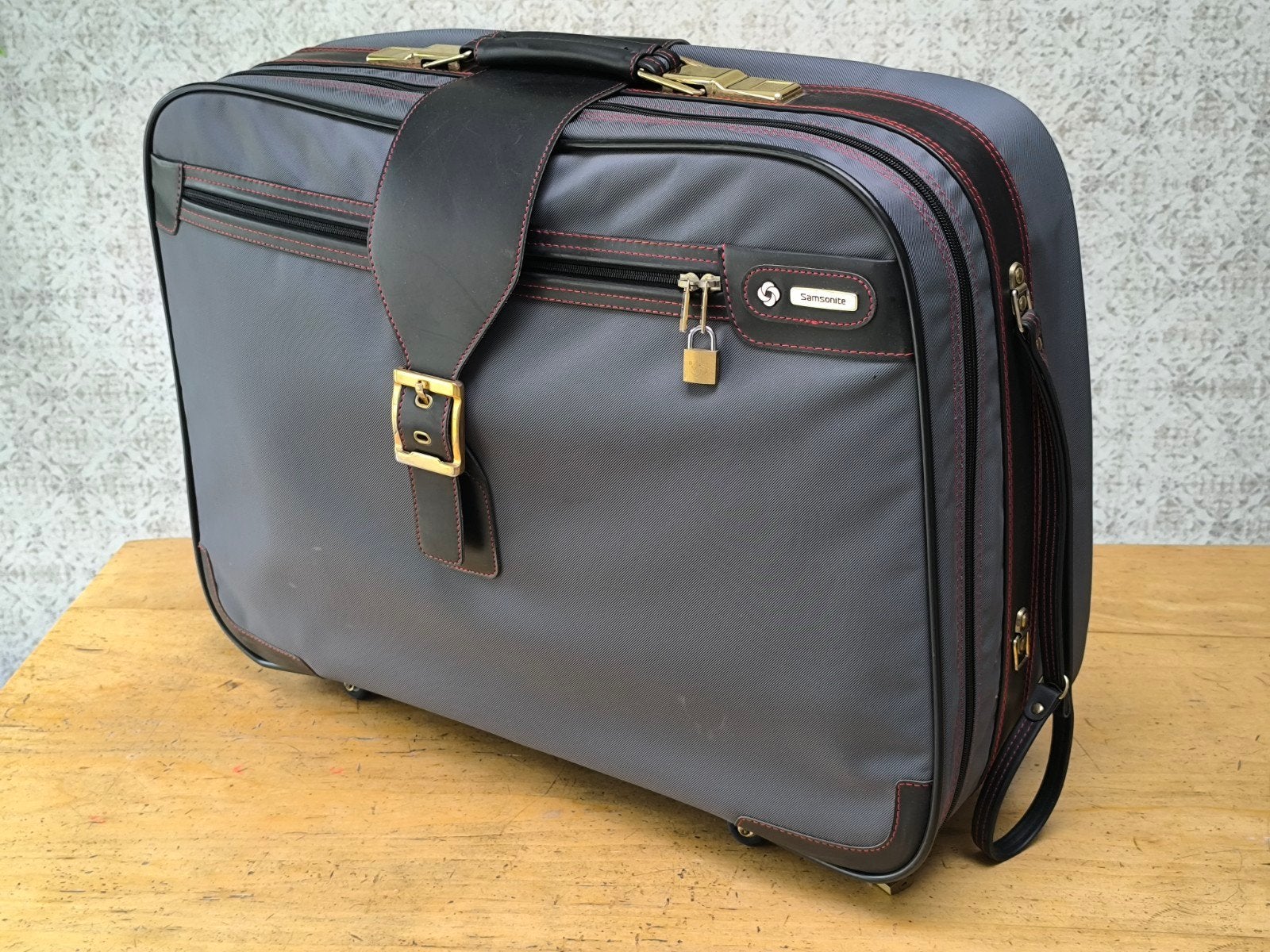 Vintage Samsonite Rhapsody koffer op wieltjes (Goede staat!), Uitschuifbare handgreep, 45 tot 55 cm, Zo goed als nieuw, Zacht kunststof