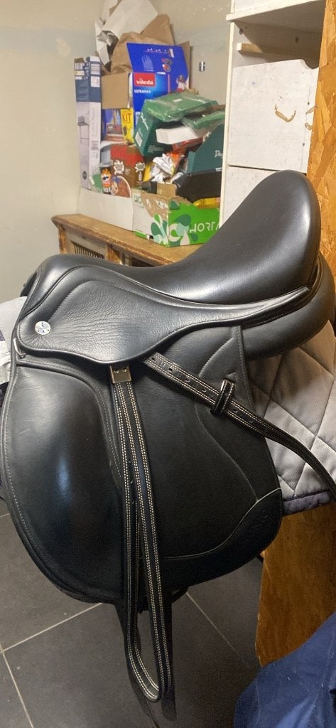 Ikonic dressuur zadel pony, Dieren en Toebehoren, Ophalen, Dressuur, Ikonic, Zo goed als nieuw